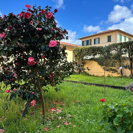 Apartment Elisa Garden By Tuscanywego